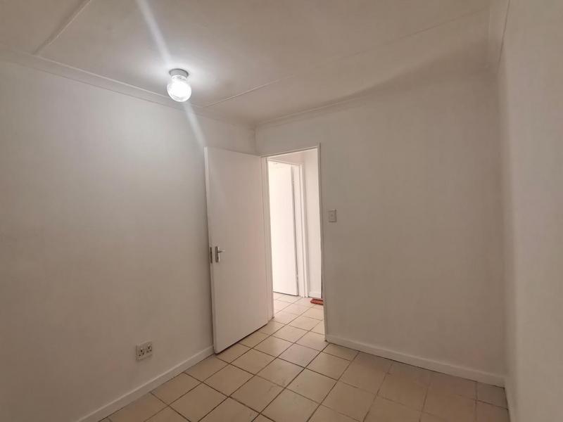 To Let 2 Bedroom Property for Rent in Gleemoor Western Cape